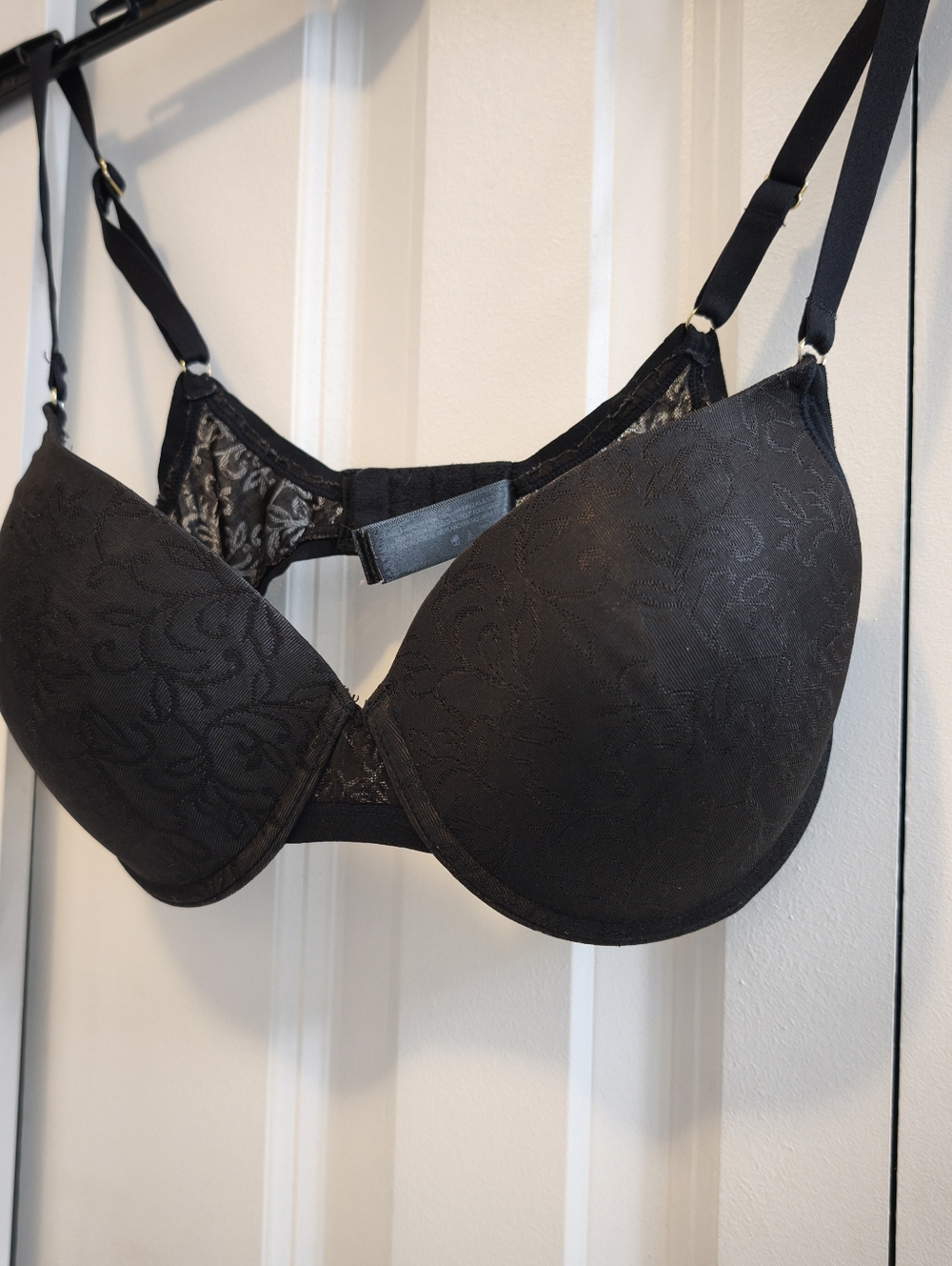 2 Natori Bras For $8 Black And Nude Lace - Picture 2 of 16